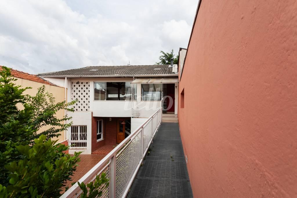 VARANDA de Casa para alugar, sobrado com 215 m², 3 quartos e 2 vagas em Vila Bertioga - São Paulo