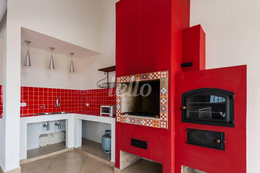 VARANDA GOURMET de Casa para alugar, sobrado com 215 m², 3 quartos e 2 vagas em Vila Bertioga - São Paulo