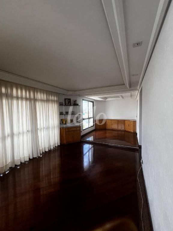 SALA de Apartamento à venda, Padrão com 130 m², 3 quartos e 2 vagas em Jardim Avelino - São Paulo