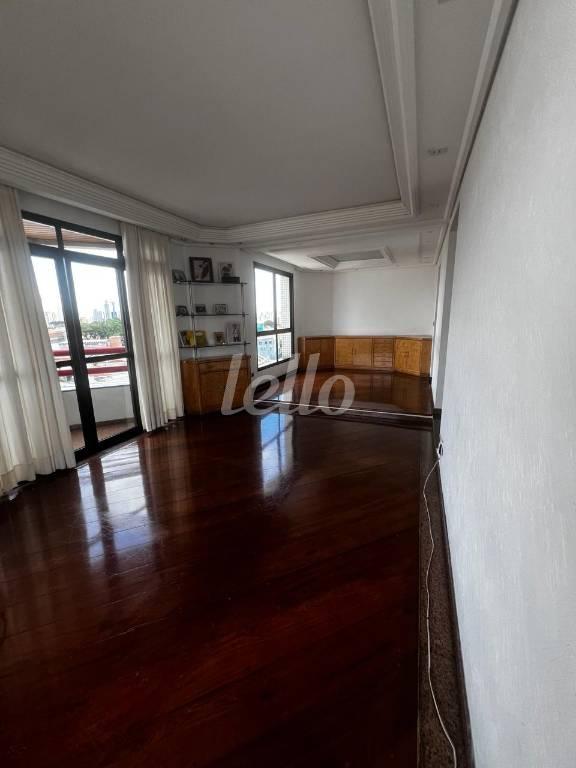 SALA de Apartamento à venda, Padrão com 130 m², 3 quartos e 2 vagas em Jardim Avelino - São Paulo