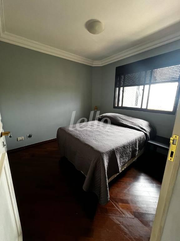 DORMITORIO de Apartamento à venda, Padrão com 130 m², 3 quartos e 2 vagas em Jardim Avelino - São Paulo
