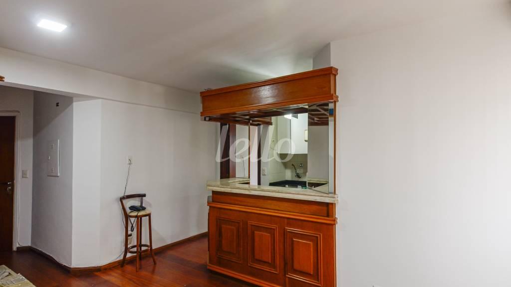 SALA de Apartamento para alugar, Padrão com 41 m², 1 quarto e 1 vaga em Indianópolis - São Paulo