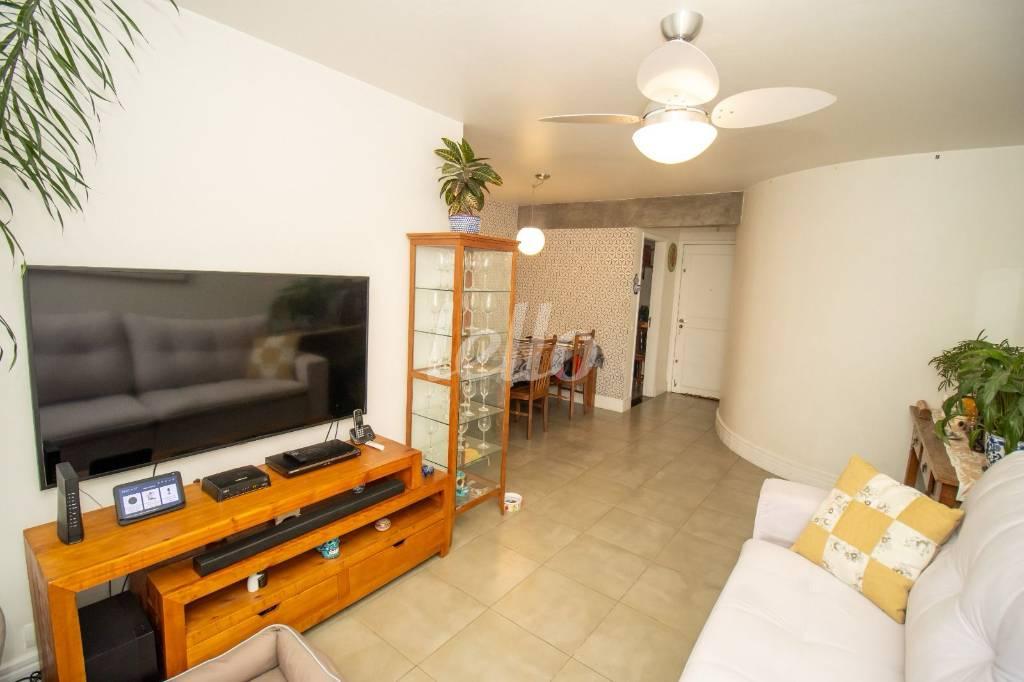 LIVING de Apartamento à venda, Padrão com 80 m², 2 quartos e 1 vaga em Indianópolis - São Paulo