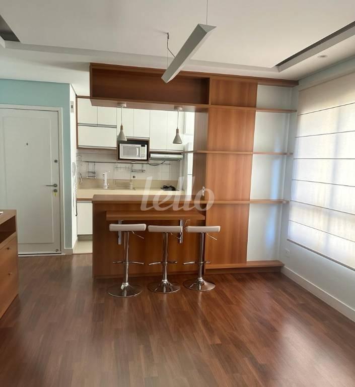 SALA de Apartamento para alugar, Padrão com 50 m², 1 quarto e em Aclimação - São Paulo