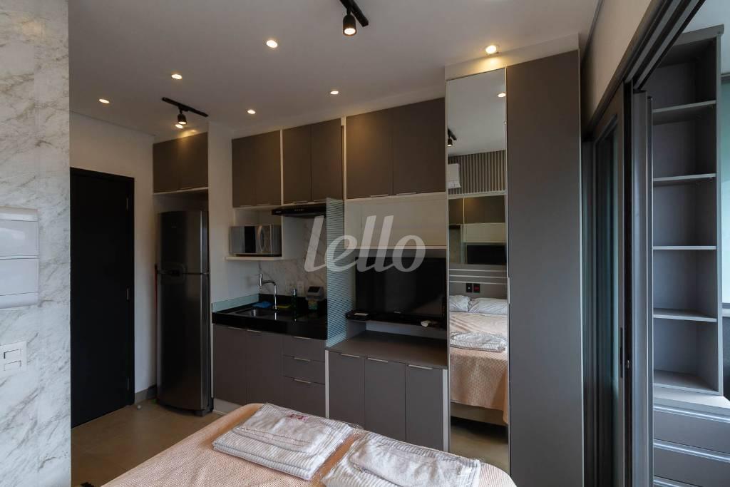 DORMITORIO de Apartamento para alugar, Padrão com 19 m², 1 quarto e em Pinheiros - São Paulo