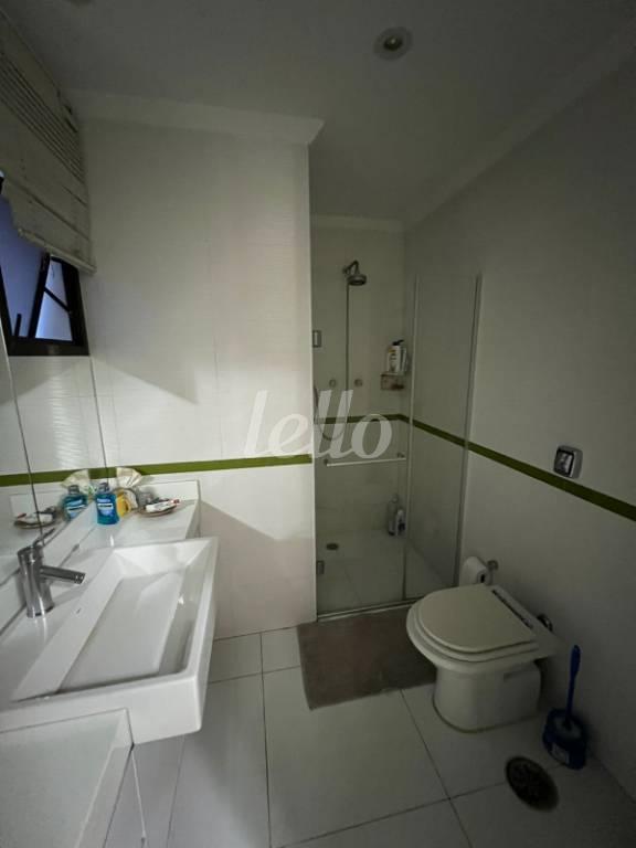 BANHEIRO de Apartamento à venda, Padrão com 230 m², 4 quartos e 3 vagas em Aclimação - São Paulo
