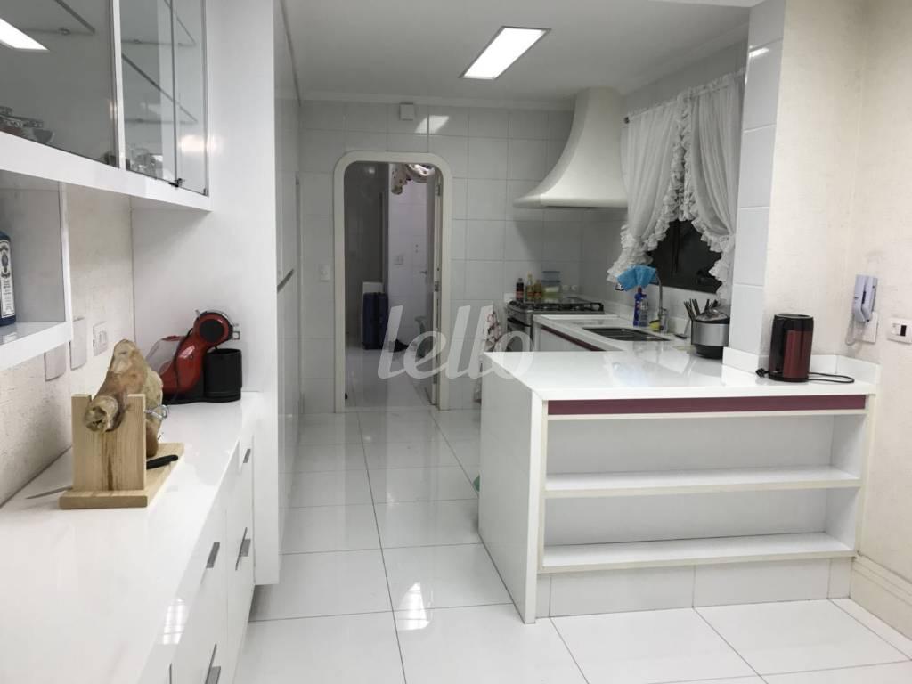 COZINHA de Apartamento à venda, Padrão com 230 m², 4 quartos e 3 vagas em Aclimação - São Paulo