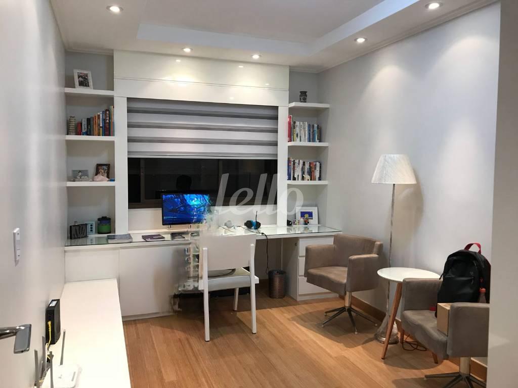 ESCRITORIO de Apartamento à venda, Padrão com 230 m², 4 quartos e 3 vagas em Aclimação - São Paulo
