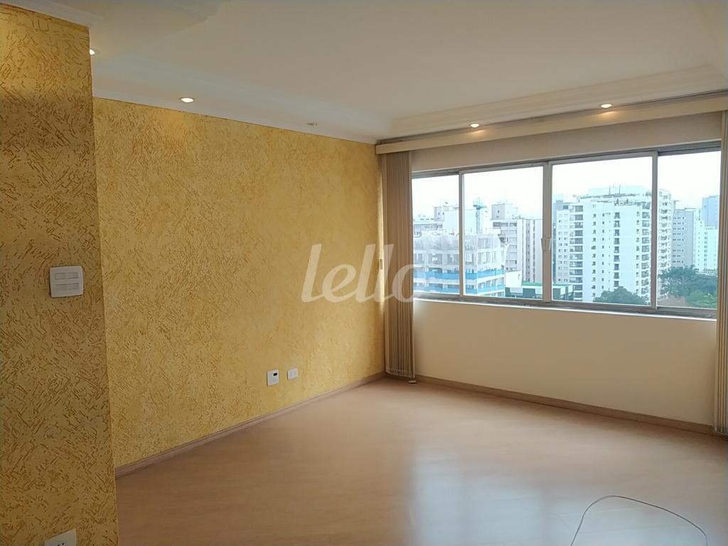 LIVING de Apartamento à venda, Padrão com 70 m², 2 quartos e 1 vaga em Indianópolis - São Paulo