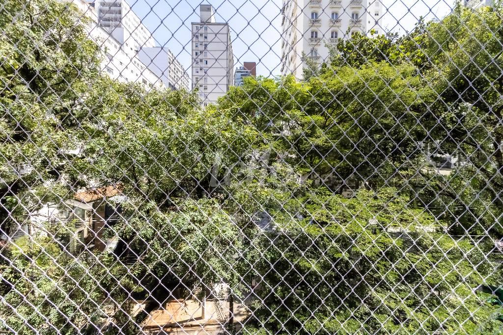 VISTA SALA COPA ÁRVORES de Apartamento à venda, Padrão com 136 m², 3 quartos e 1 vaga em Cerqueira César - São Paulo