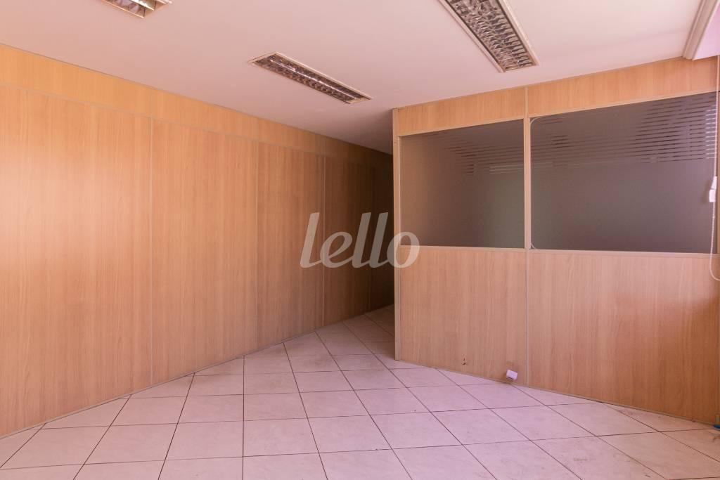 SALA 1 de Sala / Conjunto para alugar, Padrão com 400 m², e em República - São Paulo