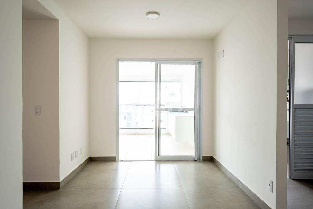 01SALA_002 de Apartamento para alugar, Padrão com 68 m², 2 quartos e 1 vaga em Vila Gomes Cardim - São Paulo