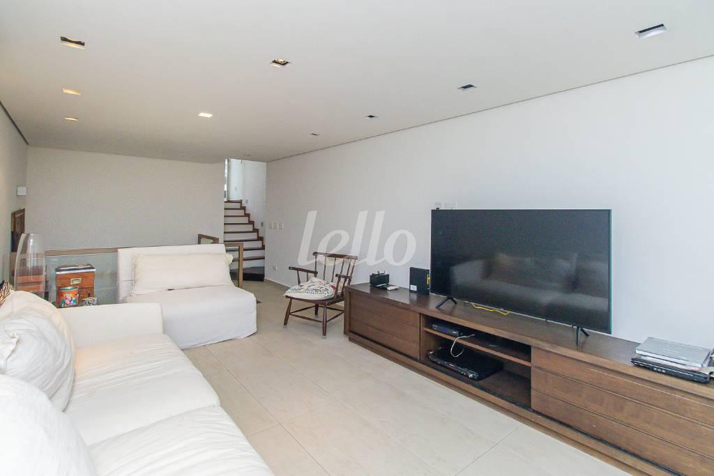 SALA de Apartamento para alugar, Duplex com 300 m², 3 quartos e 2 vagas em Itaim Bibi - São Paulo