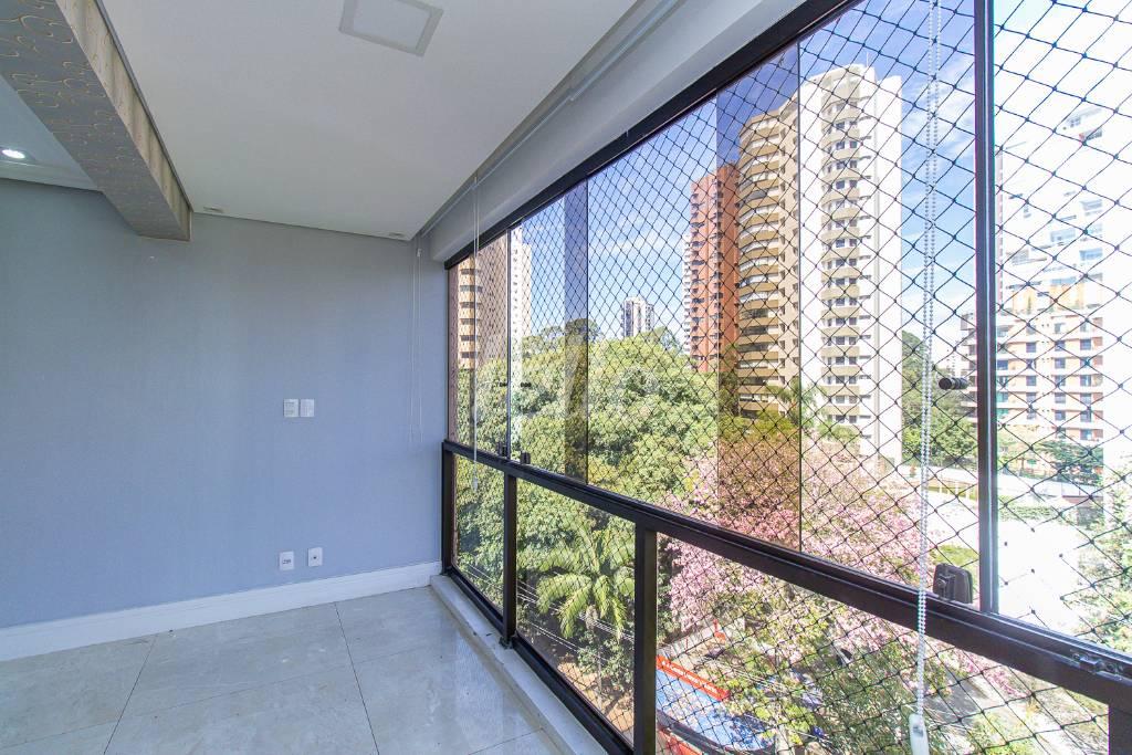 SALA de Apartamento para alugar, Padrão com 80 m², 3 quartos e 2 vagas em Vila Suzana - São Paulo