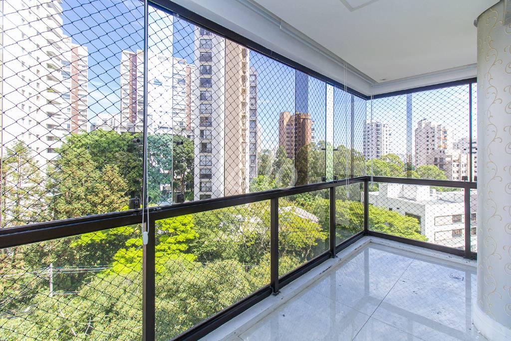 SALA de Apartamento para alugar, Padrão com 80 m², 3 quartos e 2 vagas em Vila Suzana - São Paulo