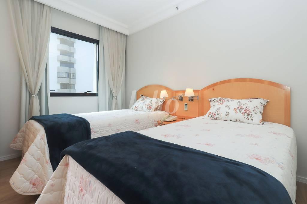 SALA de Apartamento para alugar, Padrão com 28 m², e 1 vaga em Higienópolis - São Paulo