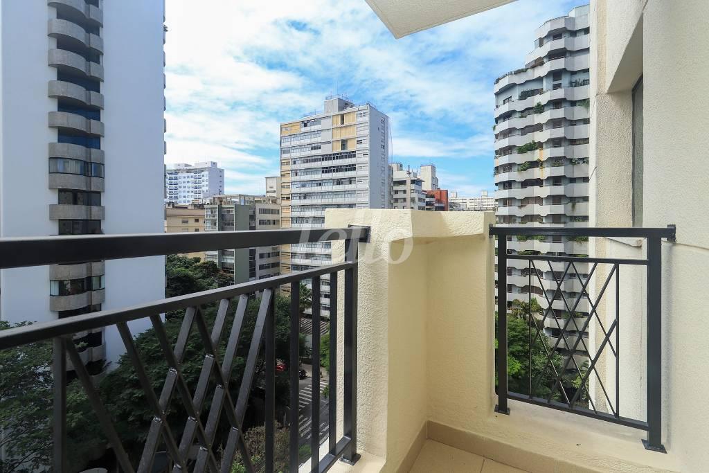 SACADA de Apartamento para alugar, Padrão com 28 m², e 1 vaga em Higienópolis - São Paulo