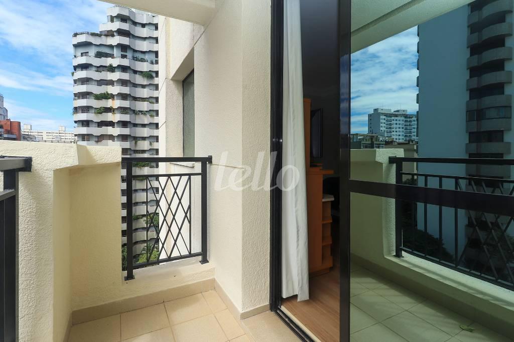 SACADA de Apartamento para alugar, Padrão com 28 m², e 1 vaga em Higienópolis - São Paulo