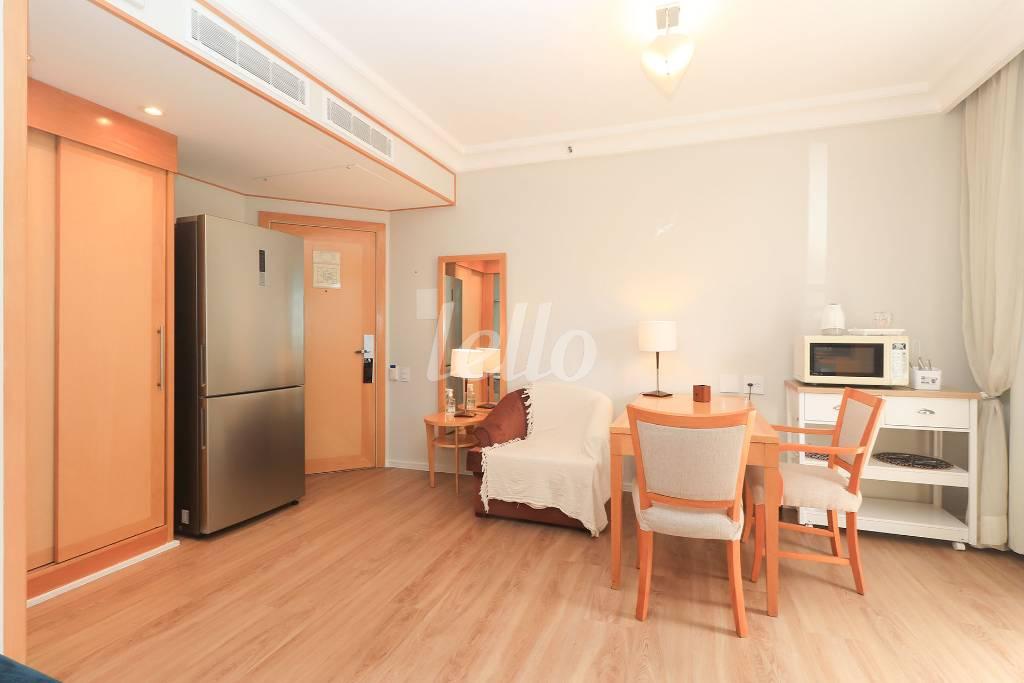 COZINHA de Apartamento para alugar, Padrão com 28 m², e 1 vaga em Higienópolis - São Paulo