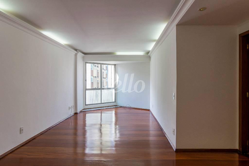 SALA de Apartamento para alugar, Padrão com 94 m², 3 quartos e 1 vaga em Paraíso - São Paulo