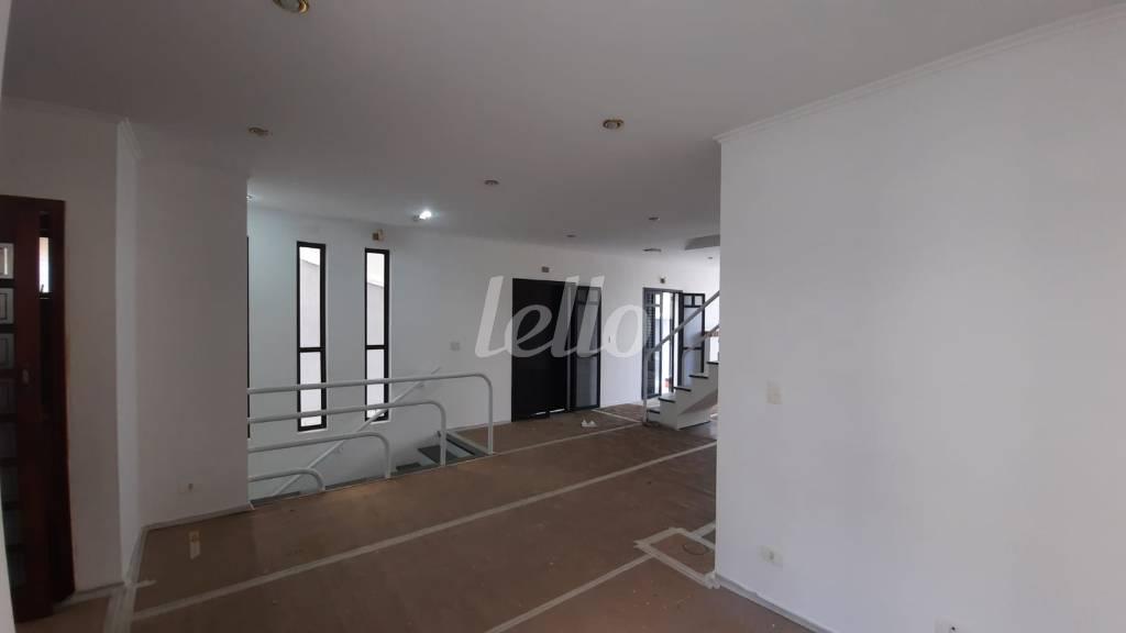 SALA 1 de Casa para alugar, sobrado com 440 m², e 10 vagas em Vila Ester (zona Norte) - São Paulo