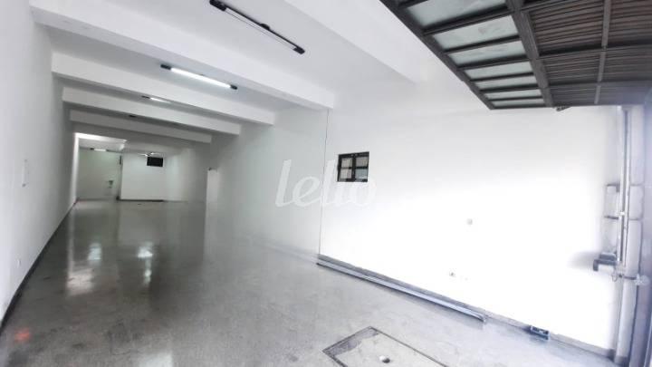 GARAGEM de Casa para alugar, sobrado com 440 m², e 10 vagas em Vila Ester (zona Norte) - São Paulo