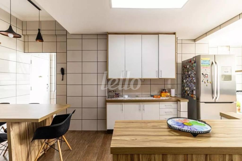 COZINHA de Apartamento para alugar, Padrão com 194 m², 3 quartos e em Santa Cecília - São Paulo