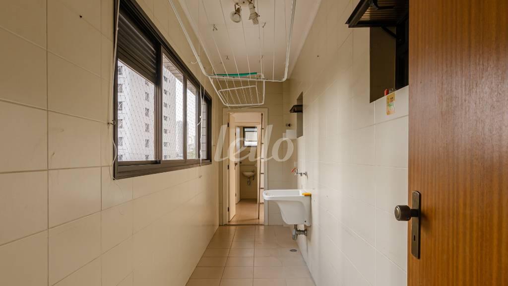 AREA DE SERVIÇO de Apartamento para alugar, Padrão com 140 m², 2 quartos e 3 vagas em Jardim da Saúde - São Paulo