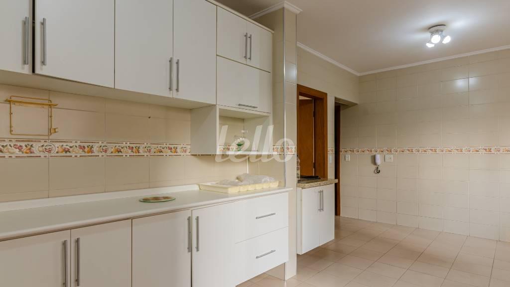 COZINHA de Apartamento para alugar, Padrão com 140 m², 2 quartos e 3 vagas em Jardim da Saúde - São Paulo