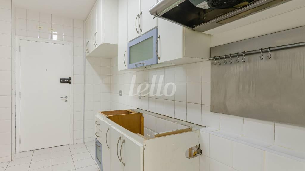 09COZINHA_004 de Apartamento para alugar, Padrão com 132 m², 4 quartos e 3 vagas em Vila Clementino - São Paulo