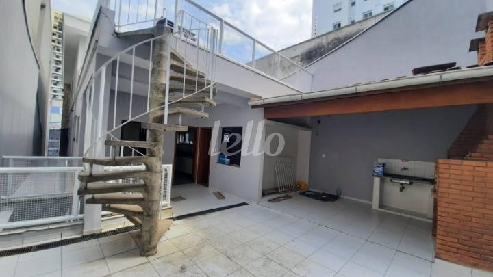 FUNDOS de Casa para alugar, sobrado com 440 m², e 10 vagas em Vila Ester (zona Norte) - São Paulo