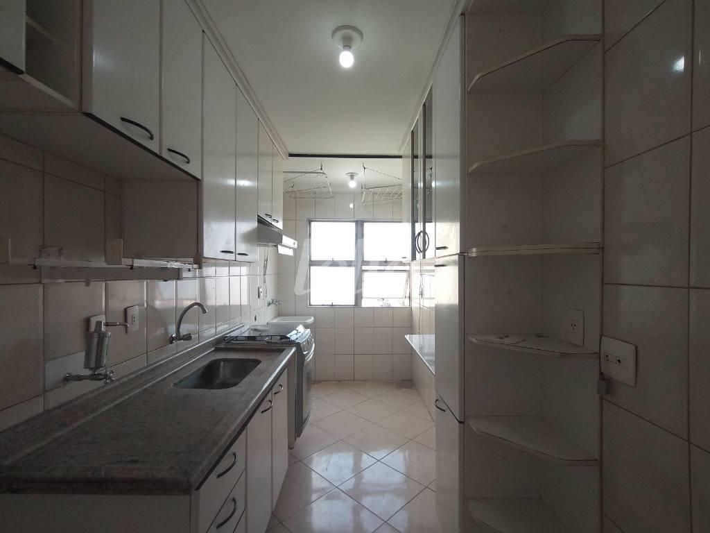 COZINHA de Apartamento para alugar, Padrão com 70 m², 3 quartos e 1 vaga em Vila Graciosa - São Paulo