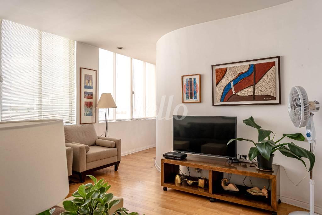 SALA de Apartamento à venda, Padrão com 180 m², 3 quartos e 2 vagas em Higienópolis - São Paulo