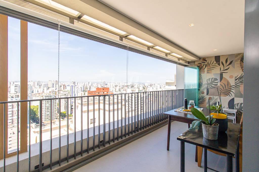 VARANDA de Apartamento à venda, Padrão com 86 m², 3 quartos e 2 vagas em Vila Mariana - São Paulo