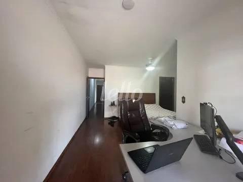 DORMITÓRIO de Casa à venda, sobrado com 220 m², 3 quartos e 2 vagas em Vila Humaita - Santo André