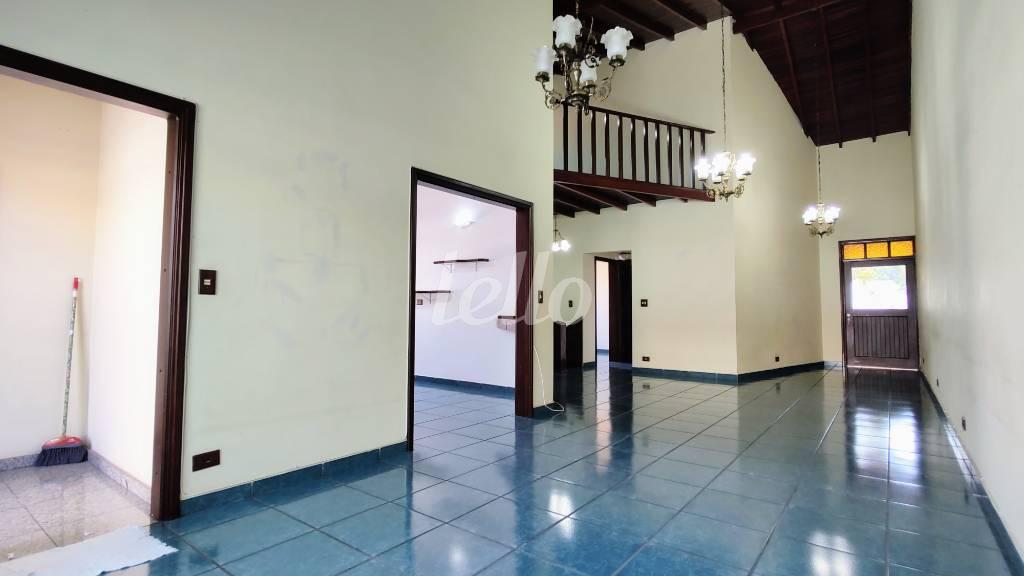 LIVING de Casa à venda, sobrado com 410 m², 3 quartos e 6 vagas em Vila Zelina - São Paulo