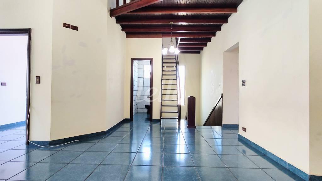 LIVING de Casa à venda, sobrado com 410 m², 3 quartos e 6 vagas em Vila Zelina - São Paulo