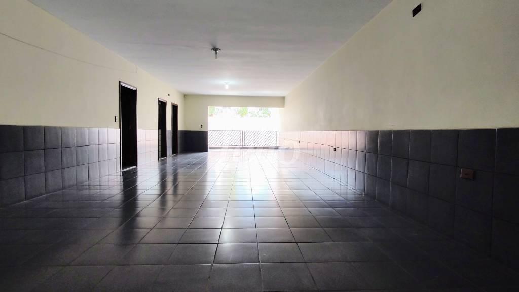 GARAGEM PARA 6 CARROS de Casa à venda, sobrado com 410 m², 3 quartos e 6 vagas em Vila Zelina - São Paulo