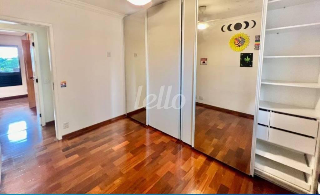 DORMITORIO de Apartamento à venda, Padrão com 104 m², 3 quartos e 2 vagas em Vila Clementino - São Paulo