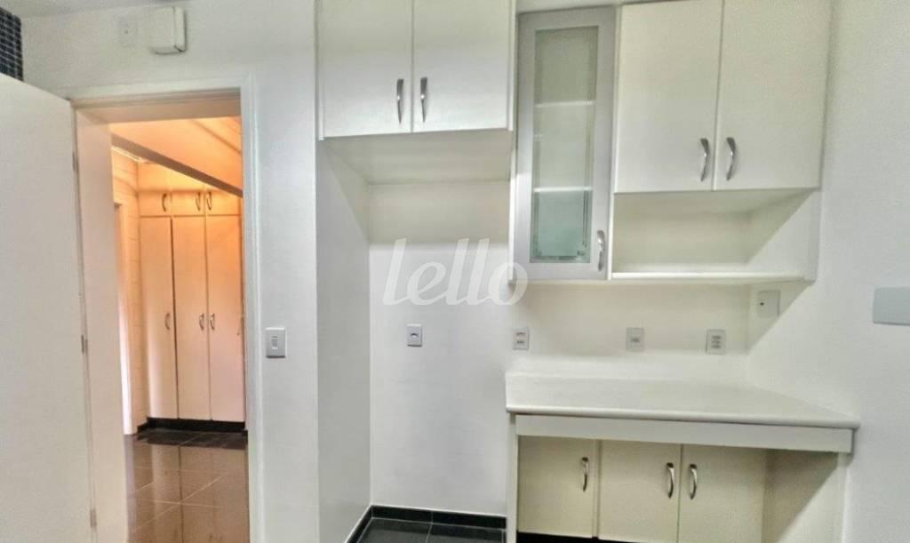 COZINHA de Apartamento à venda, Padrão com 104 m², 3 quartos e 2 vagas em Vila Clementino - São Paulo