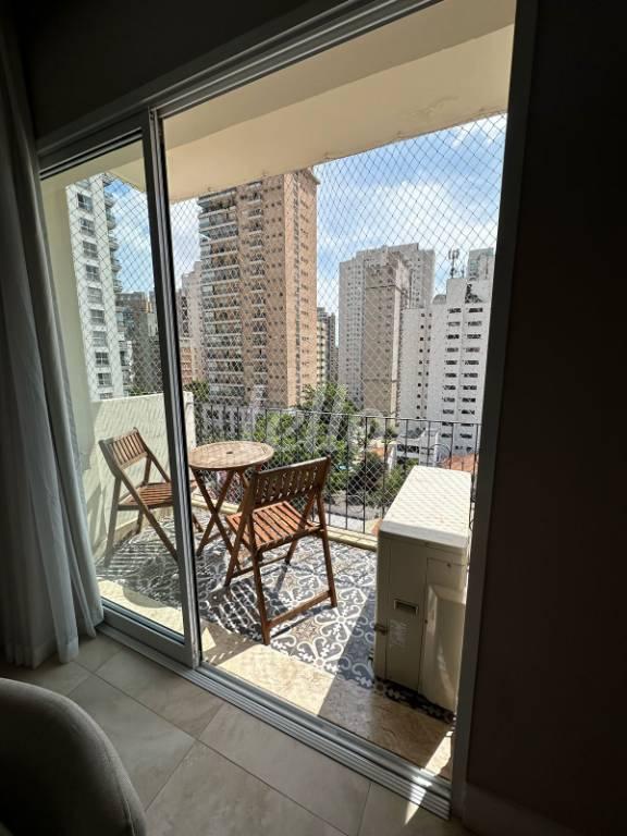 LIVING de Apartamento à venda, Padrão com 114 m², 3 quartos e 2 vagas em Vila Uberabinha - São Paulo