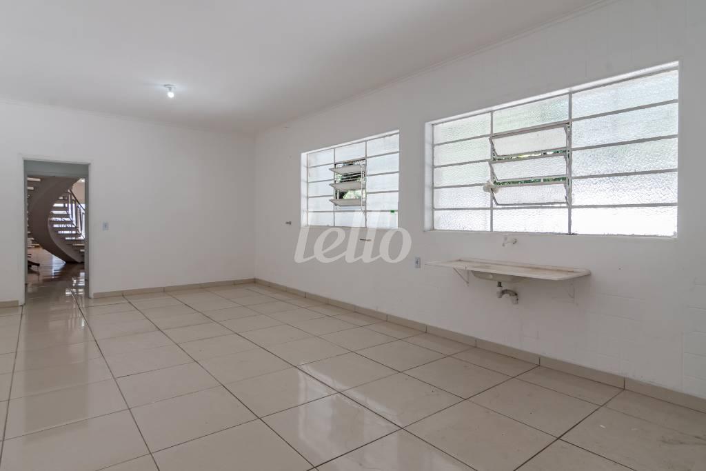 COZINHA de Casa à venda, sobrado com 380 m², 3 quartos e 4 vagas em Indianópolis - São Paulo
