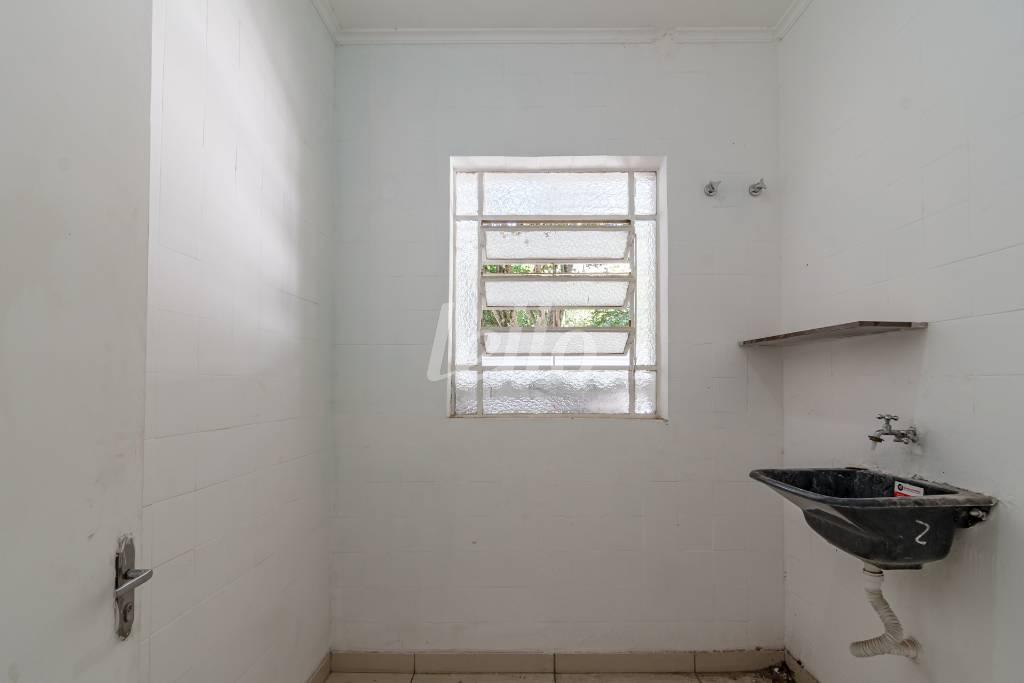 ÁREA DE SERVIÇO de Casa à venda, sobrado com 380 m², 3 quartos e 4 vagas em Indianópolis - São Paulo