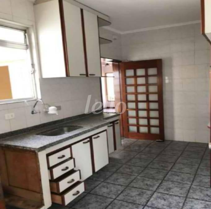 FOTO de Casa à venda, de vila - térrea com 133 m², 3 quartos e 3 vagas em Vila Gustavo - São Paulo