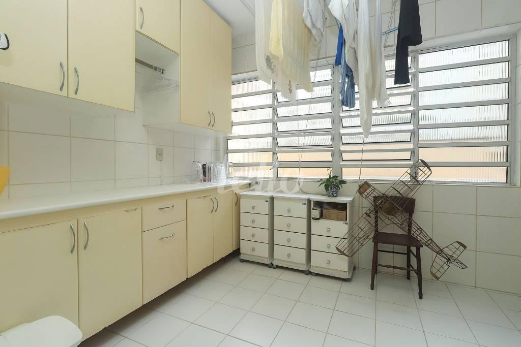 AREA DE SERVIÇO de Apartamento para alugar, Padrão com 230 m², 3 quartos e 2 vagas em Higienópolis - São Paulo