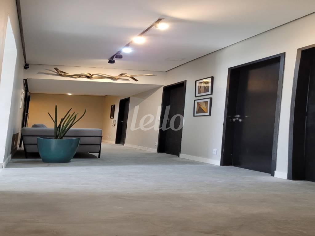 SALA de Sala / Conjunto para alugar, Padrão com 140 m², e 1 vaga em Bela Vista - São Paulo