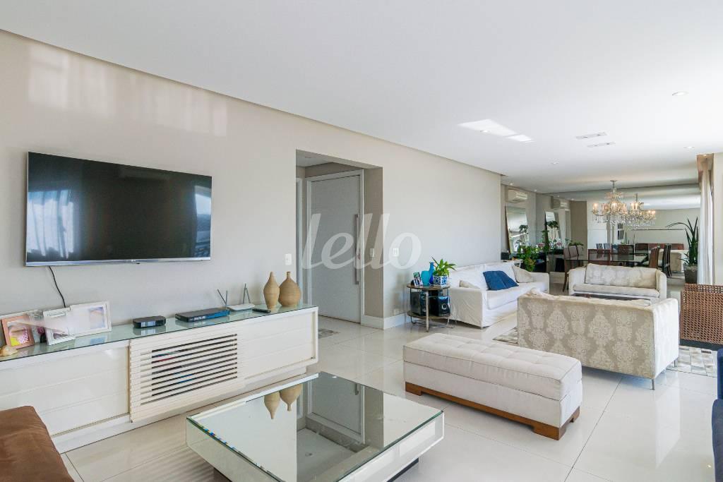 SALA de Apartamento para alugar, Padrão com 229 m², 4 quartos e 4 vagas em Cidade Monções - São Paulo