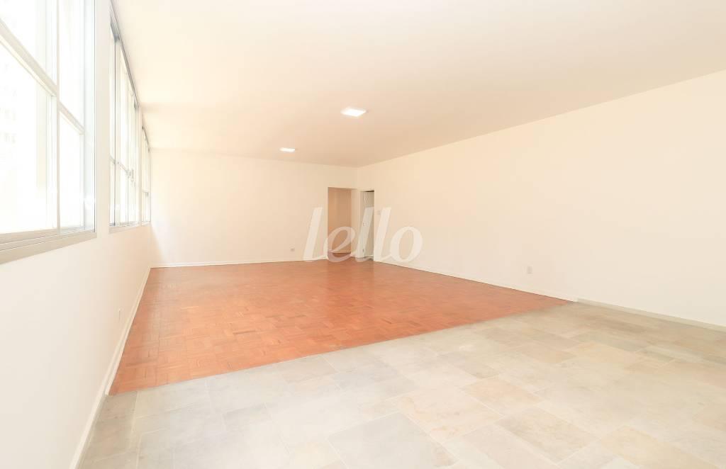 SALA de Apartamento para alugar, Padrão com 198 m², 3 quartos e 2 vagas em Jardim Paulista - São Paulo