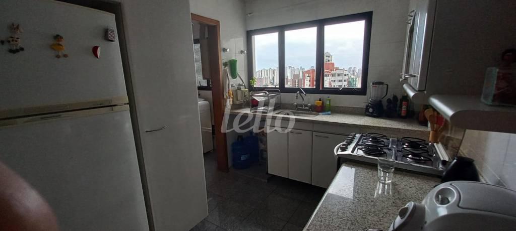 COZINHA de Apartamento para alugar, Padrão com 117 m², 3 quartos e 2 vagas em Bosque da Saúde - São Paulo