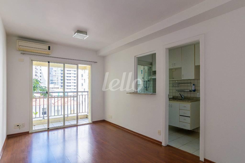 SALA de Apartamento à venda, Padrão com 55 m², 2 quartos e 1 vaga em Jardim Paulista - São Paulo